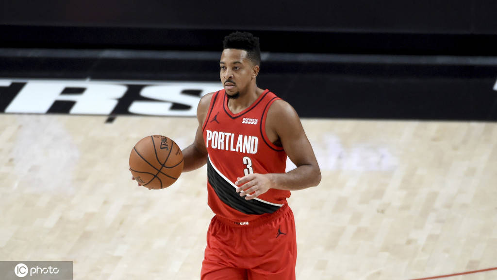 江苏队翻盘福建队，麦科勒姆惊艳四座