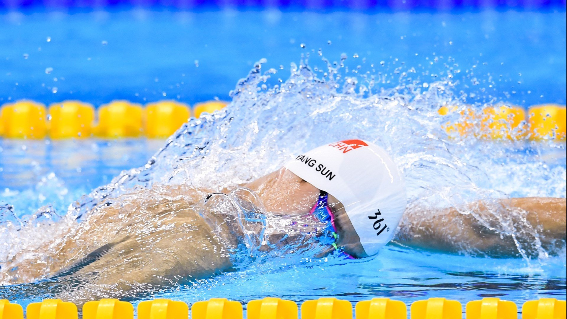 奥亚尔萨瓦尔，从梅西阴影到破晓之光