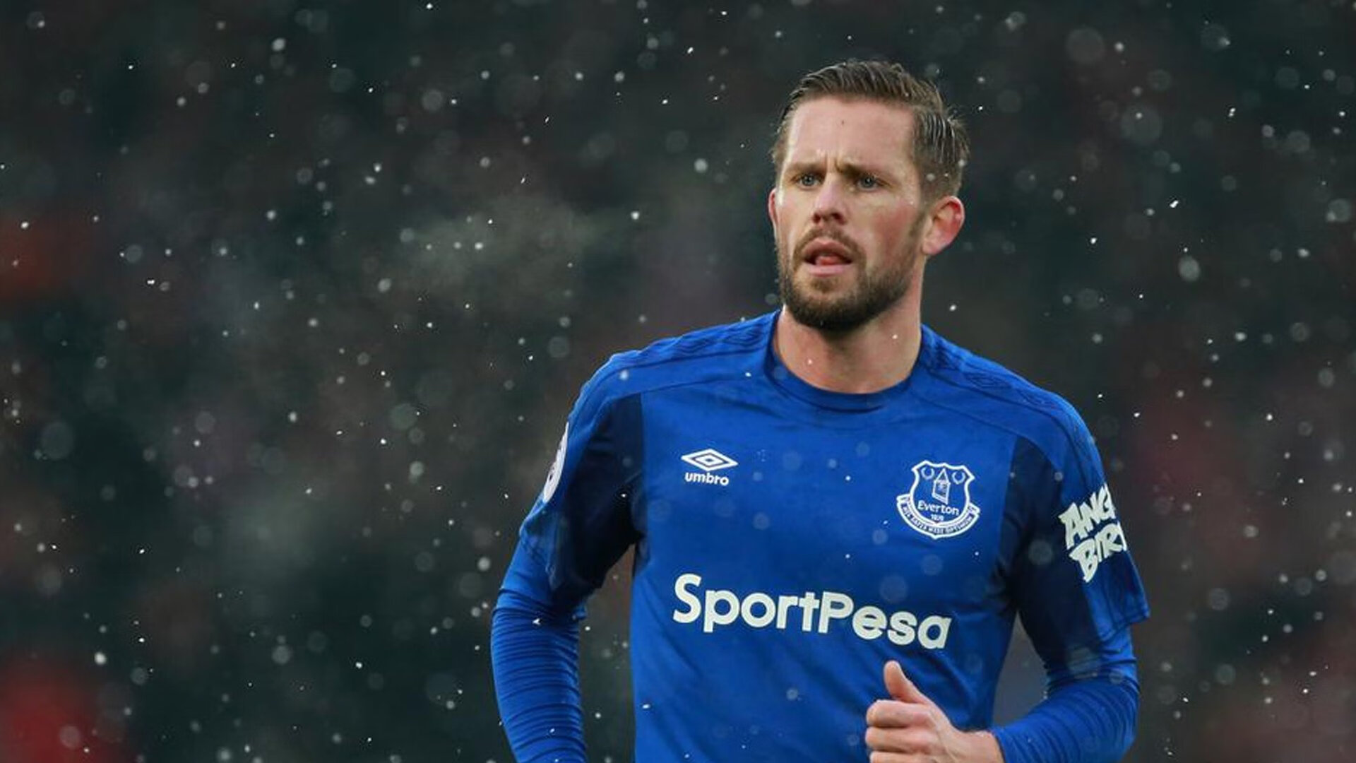 广厦激战步行者之夜,浓眉刷新纪录背后的篮球哲学